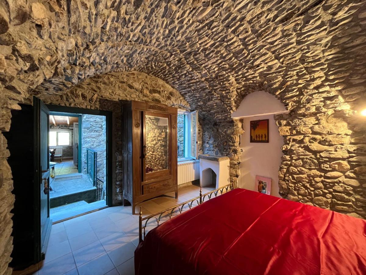 Casa Victoria - Full Equipped Stone House Villa Rocchetta Nervina Bagian luar foto